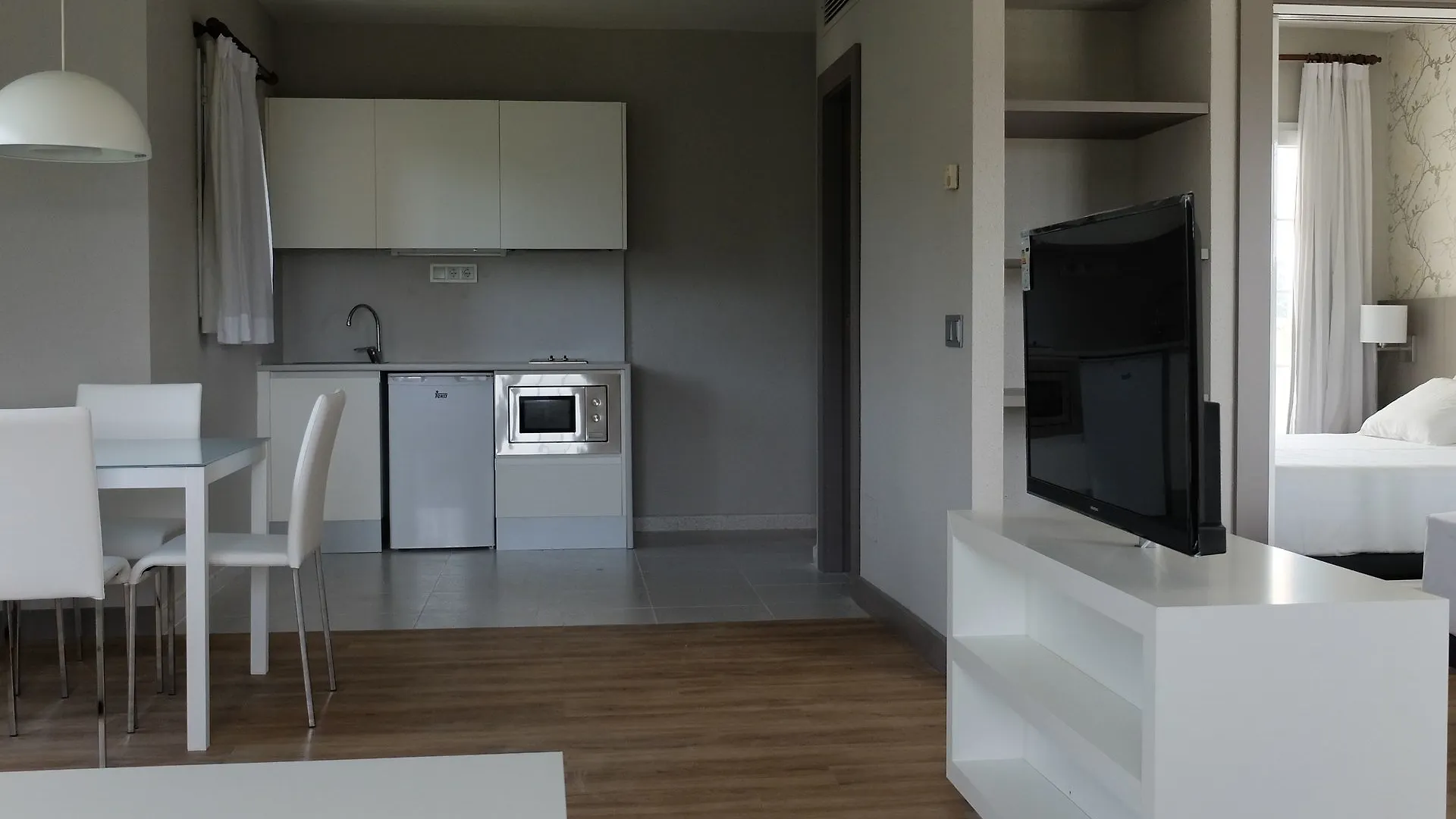 Aparthotel HG Jardin de Menorca Son Bou 4*,